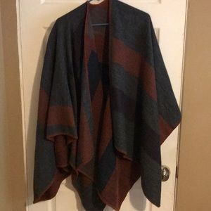 BB Dakota poncho, so soft!